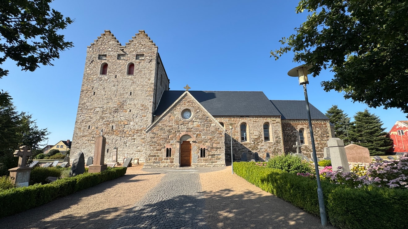 Aakirkeby kirke